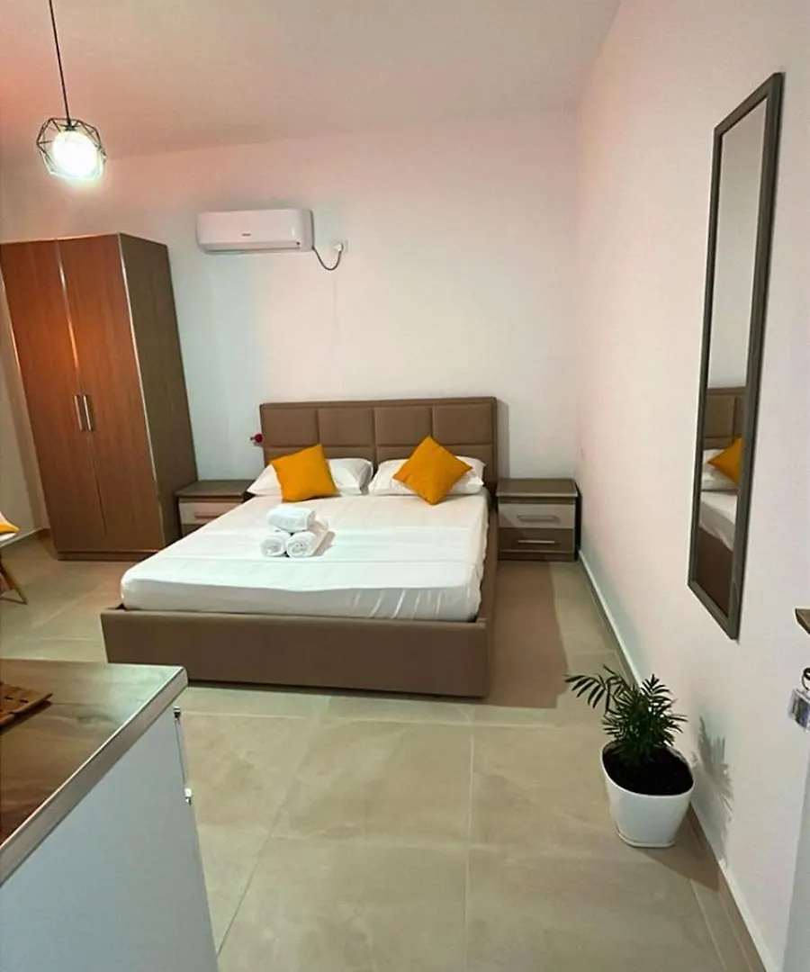 Vila Luani Vlorë 0*,  Albania