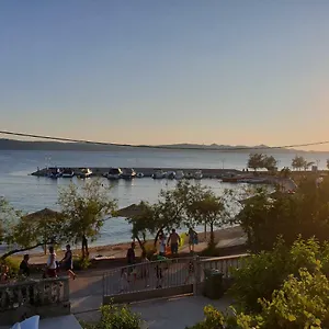 https://apartmani-frleta.hotelinzadar.com